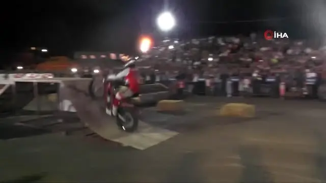 Antalya'da motosiklet gösterileri nefes kesti Antalya'da motosiklet gösterileri nefes kesti