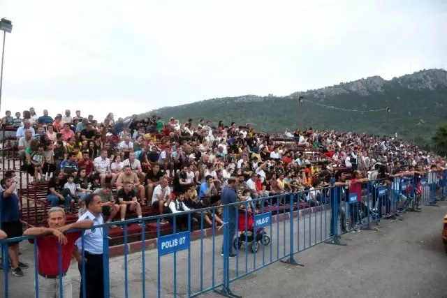 Antalya'da nefes kesen motosiklet gösterileri Antalya'da nefes kesen motosiklet gösterileri