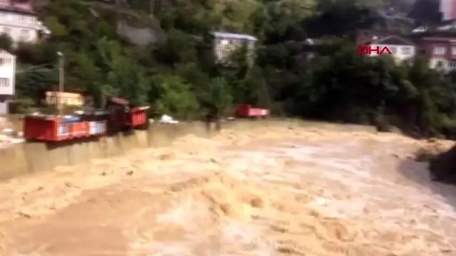 Artvin'de sel; dereler taştı, yollar kapandı-5 Artvin'de sel; dereler taştı, yollar kapandı-5