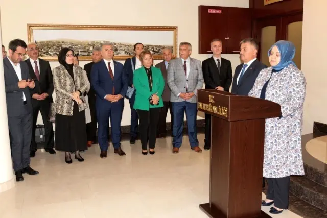 Bakan Selçuk, Balıkesir'i rakamlarla anlattı Bakan Selçuk, Balıkesir'i rakamlarla anlattı