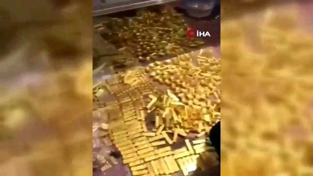 Çin polisi eski belediye başkanının evinde 13.5 ton altın buldu
