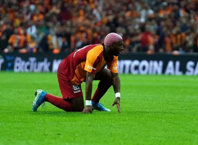 Dev derbide ilk yarıda gol yok Dev derbide ilk yarıda gol yok