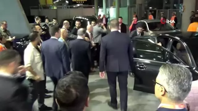 Fatih Terim ve yardımcıları stada geldi Fatih Terim ve yardımcıları stada geldi