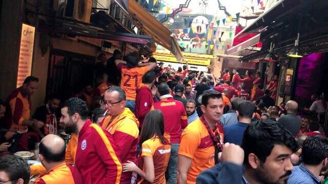 Galatasaray-Fenerbahçe derbisi, Taksim esnafının yüzünü güldürdü