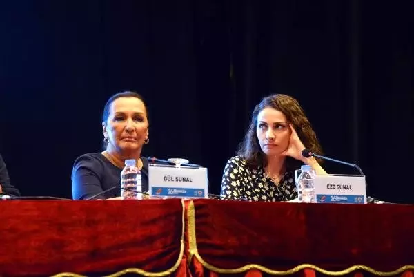 'Hababam sınıfı 60 yaşında' söyleşisine yoğun ilgi 'Hababam sınıfı 60 yaşında' söyleşisine yoğun ilgi