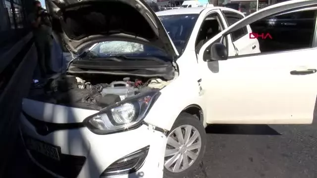 İstanbul-avcılar'da yol ayrımındaki kaldırıma çarpan otomobil yola savruldu İstanbul-avcılar'da yol ayrımındaki kaldırıma çarpan otomobil yola savruldu