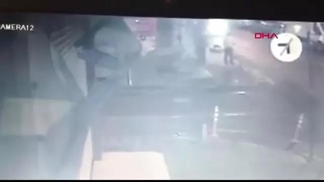 İstanbul-kağıthane'de silahlı saldırı düzenleyen şüpheli kamerada İstanbul-kağıthane'de silahlı saldırı düzenleyen şüpheli kamerada