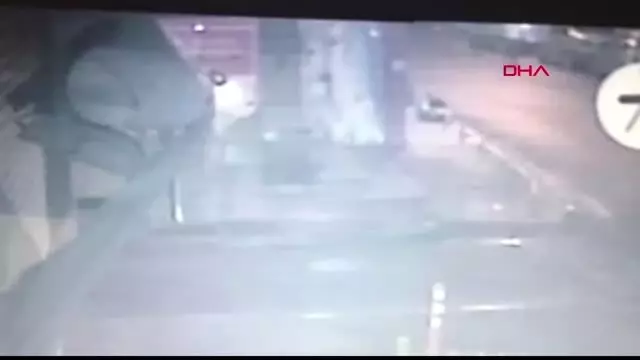 İstanbul-kağıthane'de silahlı saldırı düzenleyen şüpheli kamerada İstanbul-kağıthane'de silahlı saldırı düzenleyen şüpheli kamerada