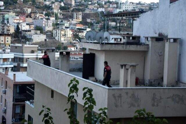 İzmir Karabağlar'da bir kişi havaya ateş açtı, özel harekat sevk edildi