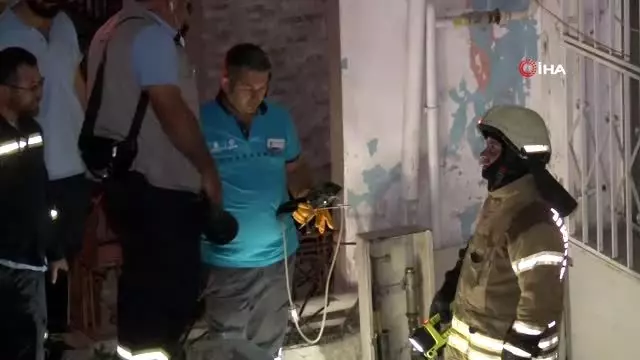 Kağıthane'de yer altındaki doğalgaz ve elektrik hattında patlama Kağıthane'de yer altındaki doğalgaz ve elektrik hattında patlama