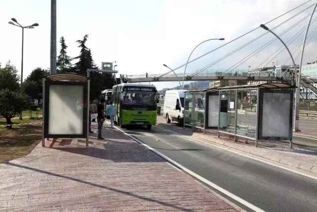Kent trafiğini rahatlatacak cep durak trafiğe açıldı Kent trafiğini rahatlatacak cep durak trafiğe açıldı