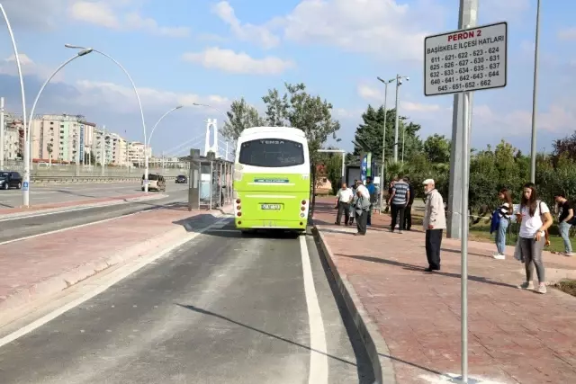 Kent trafiğini rahatlatacak cep durak trafiğe açıldı Kent trafiğini rahatlatacak cep durak trafiğe açıldı