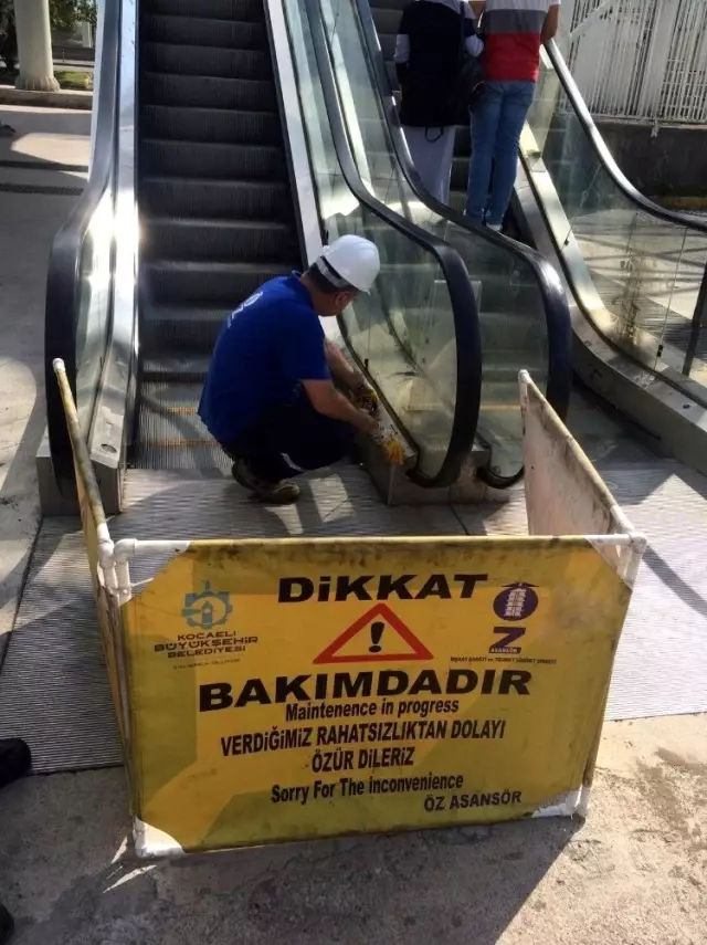 Kent trafiğini rahatlatacak cep durak trafiğe açıldı Kent trafiğini rahatlatacak cep durak trafiğe açıldı