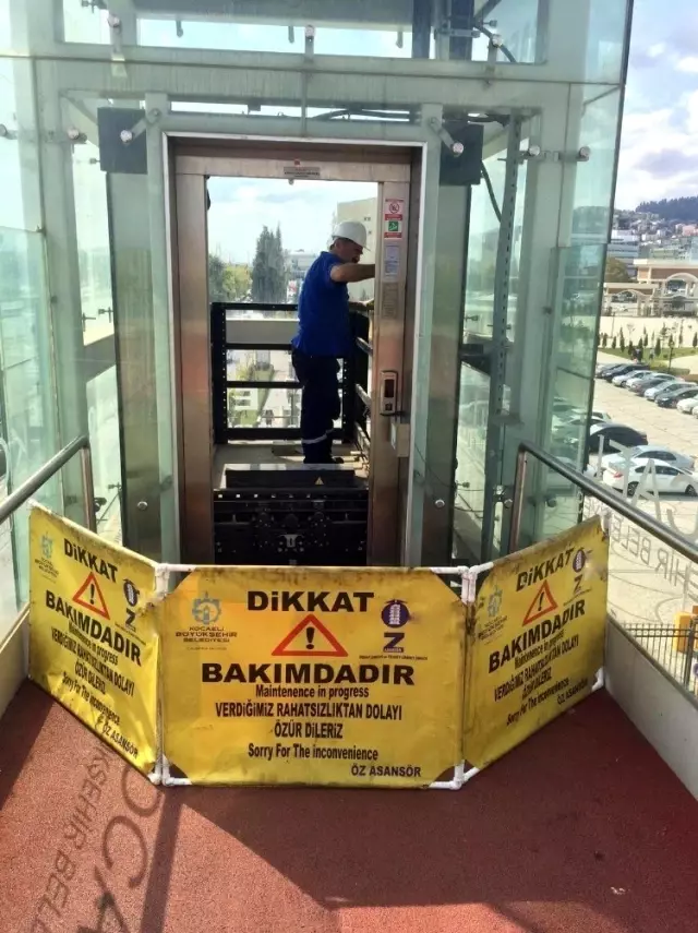 Kent trafiğini rahatlatacak cep durak trafiğe açıldı Kent trafiğini rahatlatacak cep durak trafiğe açıldı