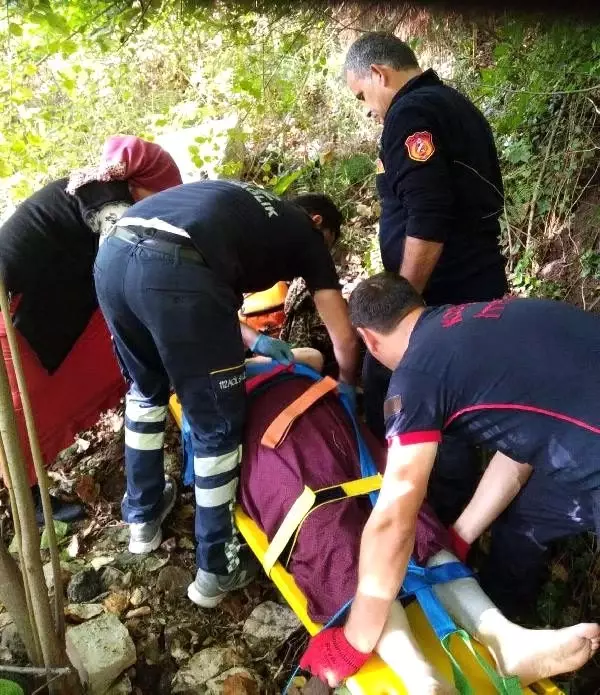 Kınadan dönen kadın düştüğü uçurumdan, 10 saat sonra kurtarıldı Kınadan dönen kadın düştüğü uçurumdan, 10 saat sonra kurtarıldı