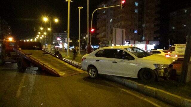 Kırmızı ışıkta geçen otomobilin kaza yapması sonucu 7 kişi yaralandı
