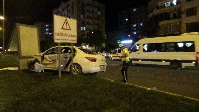 Kırmızı ışıkta geçen otomobilin kaza yapması sonucu 7 kişi yaralandı