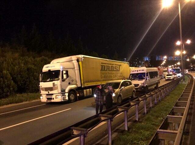 Kocaeli Anadolu Otoyolu'nda zincirleme trafik kazası: 3 ölü, 3 yaralı