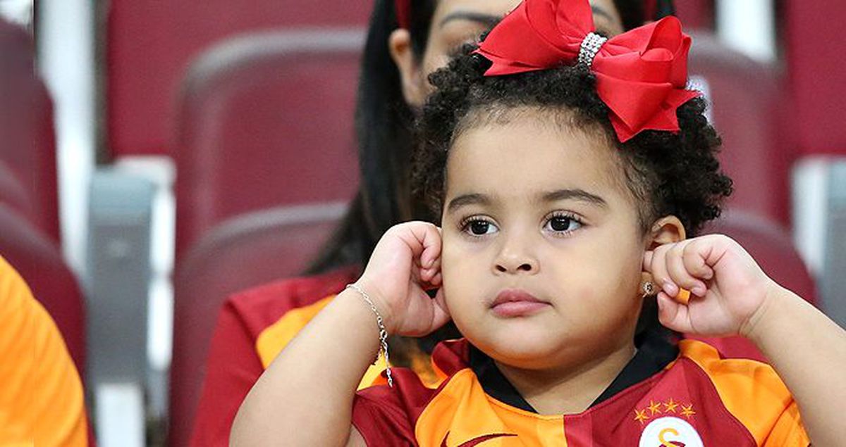 Marcao'nun kızı derbi maçta böyle görüntülendi