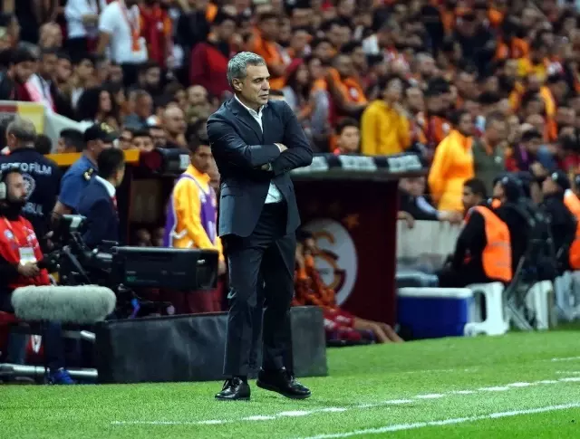 Süper Lig: Gaatasaray: 0 - Fenerbahçe: 0 (İlk yarı) Süper Lig: Gaatasaray: 0 - Fenerbahçe: 0 (İlk yarı)