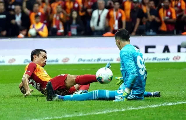 Süper Lig: Gaatasaray: 0 - Fenerbahçe: 0 (İlk yarı) Süper Lig: Gaatasaray: 0 - Fenerbahçe: 0 (İlk yarı)