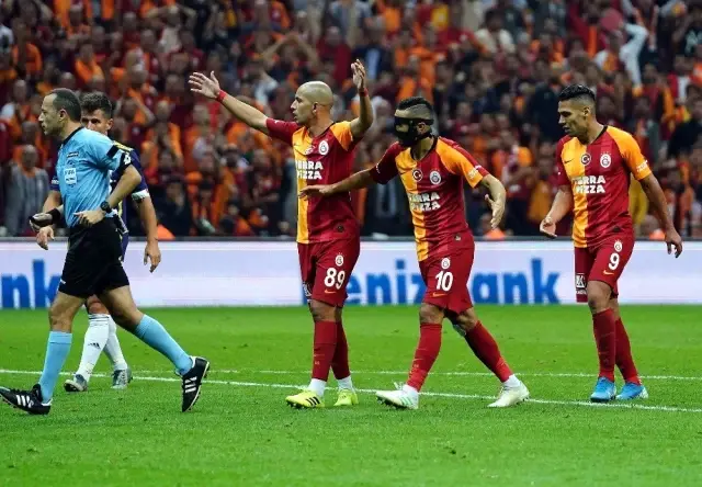 Süper Lig: Gaatasaray: 0 - Fenerbahçe: 0 (Maç sonucu) Süper Lig: Gaatasaray: 0 - Fenerbahçe: 0 (Maç sonucu)