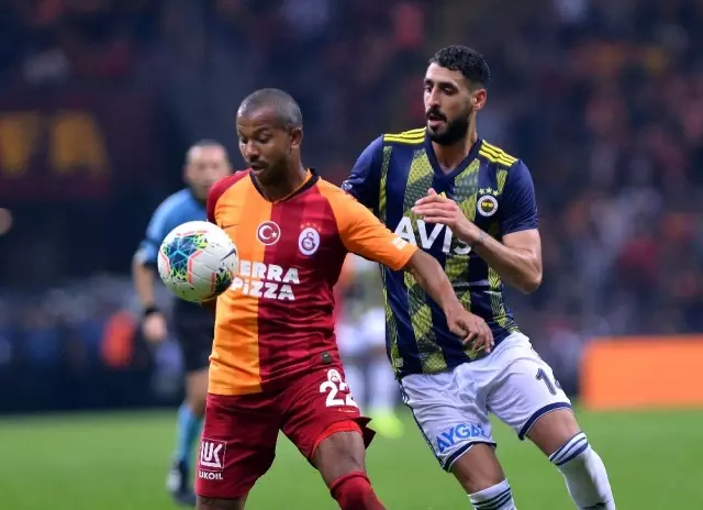 Süper Lig: Gaatasaray: 0 - Fenerbahçe: 0 (Maç sonucu) Süper Lig: Gaatasaray: 0 - Fenerbahçe: 0 (Maç sonucu)