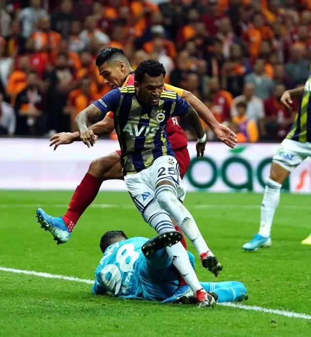 Süper Lig: Gaatasaray: 0 - Fenerbahçe: 0 (Maç sonucu) Süper Lig: Gaatasaray: 0 - Fenerbahçe: 0 (Maç sonucu)