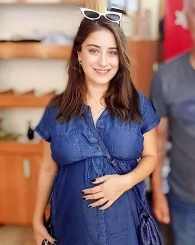 8 aylık hamile olan Hazal Kaya, Altın Koza Film Festivali'ne katıldı