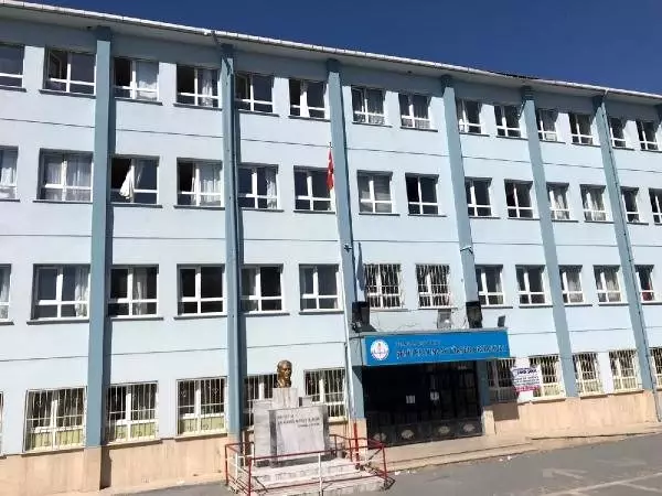 Arnavutköy'de 15 bina ve 1 okul mühürlendi Arnavutköy'de 15 bina ve 1 okul mühürlendi