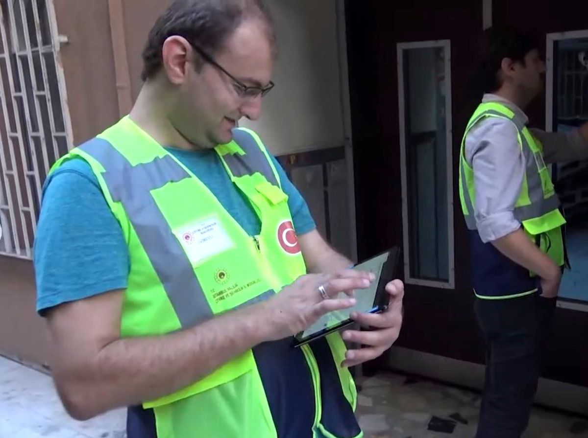 Bakanlık harekete geçti! 34 ilden uzmanlar deprem tespiti için İstanbul'da