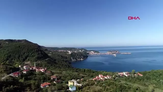 Bartın doğal güzelliği ve tarihiyle büyüleyen amasra, tatilcilerin akınına uğradı Bartın doğal güzelliği ve tarihiyle büyüleyen amasra, tatilcilerin akınına uğradı