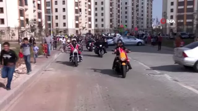 Belediye Başkanı Tahmazoğlu'ndan motorla şehir turu Belediye Başkanı Tahmazoğlu'ndan motorla şehir turu