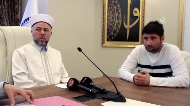 'Camiye gittiğimde, İslam beni kendine çekti' 'Camiye gittiğimde, İslam beni kendine çekti'