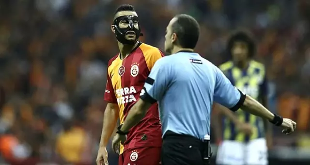 Cevad Prekazi, Younes Belhanda'yı topa tuttu! Cevad Prekazi, Younes Belhanda'yı topa tuttu!
