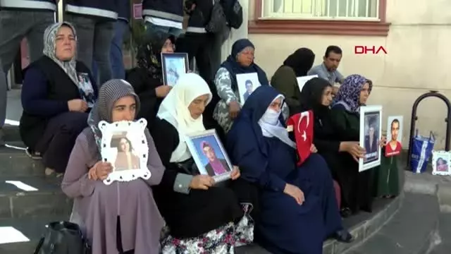 Diyarbakır'da hdp önündeki eylemde 27'nci gün Diyarbakır'da hdp önündeki eylemde 27'nci gün