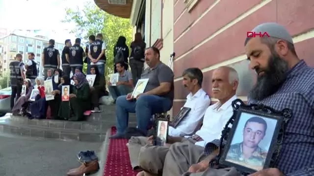 Diyarbakır'da hdp önündeki eylemde 27'nci gün Diyarbakır'da hdp önündeki eylemde 27'nci gün