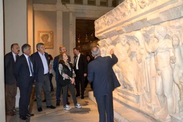 İstanbul Arkeoloji Müzeleri ziyaretçilere yeniden açıldı İstanbul Arkeoloji Müzeleri ziyaretçilere yeniden açıldı