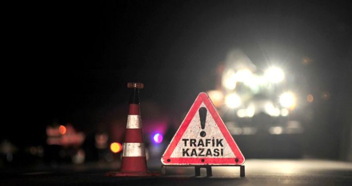 Kayseri'de traktör ile minibüs çarpıştı: 2 ölü, 8 yaralı