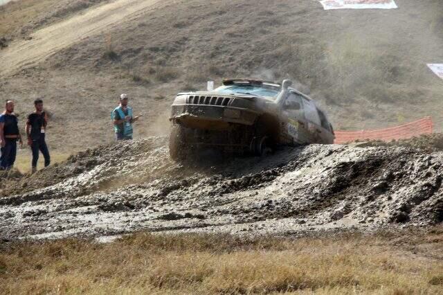 Off-Road Türkiye Şampiyonası 3. ayak yarışları nefes kesti