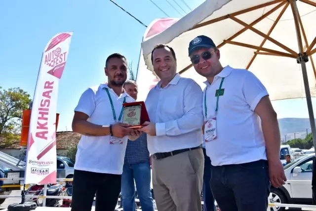 Otomobil tutkunları Akhisar AutoFest'e akın etti Otomobil tutkunları Akhisar AutoFest'e akın etti