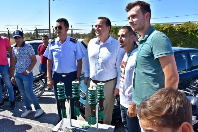 Otomobil tutkunları Akhisar AutoFest'e akın etti Otomobil tutkunları Akhisar AutoFest'e akın etti