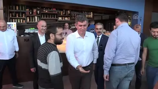 Terör örgütünü yürekten lanetlemeyenle işimiz olmaz