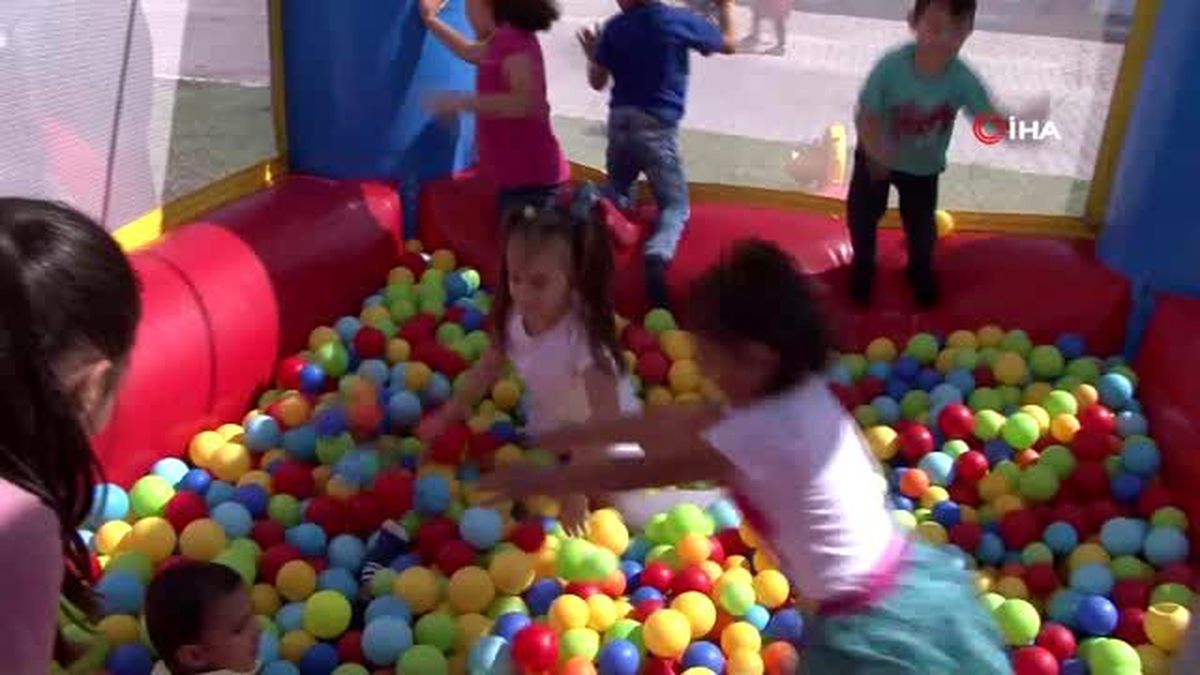 Ümraniyeliler uçurtma şenliğine akın etti