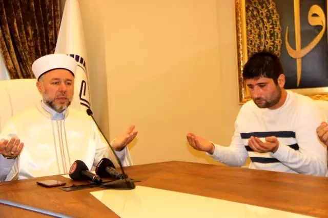 Yunanlı genç mühendis Müslüman oldu Yunanlı genç mühendis Müslüman oldu