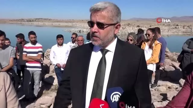 ASÜ arkeoloji öğrencileri ilk dersini Güvercinkayası'nda uygulamalı olarak işledi ASÜ arkeoloji öğrencileri ilk dersini Güvercinkayası'nda uygulamalı olarak işledi