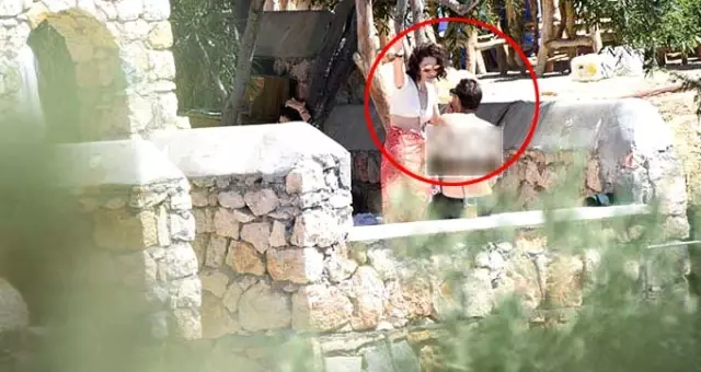 Beren Saat ve aşk yaşadığı söylenen DJ Maga'nın samimi görüntüleri ortaya çıktı Beren Saat ve aşk yaşadığı söylenen DJ Maga'nın samimi görüntüleri ortaya çıktı