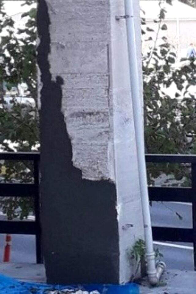 Çapa Tıp Fakültesi'ndeki çatlakları sıvayla kapattılar