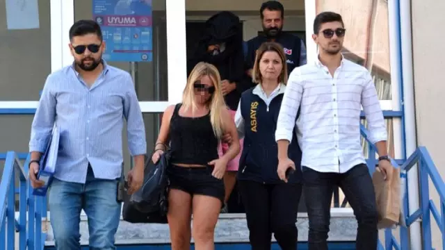 Fuhuştan gözaltına alınan kadının paylaştığı videolar şaşkına uğrattı Fuhuştan gözaltına alınan kadının paylaştığı videolar şaşkına uğrattı