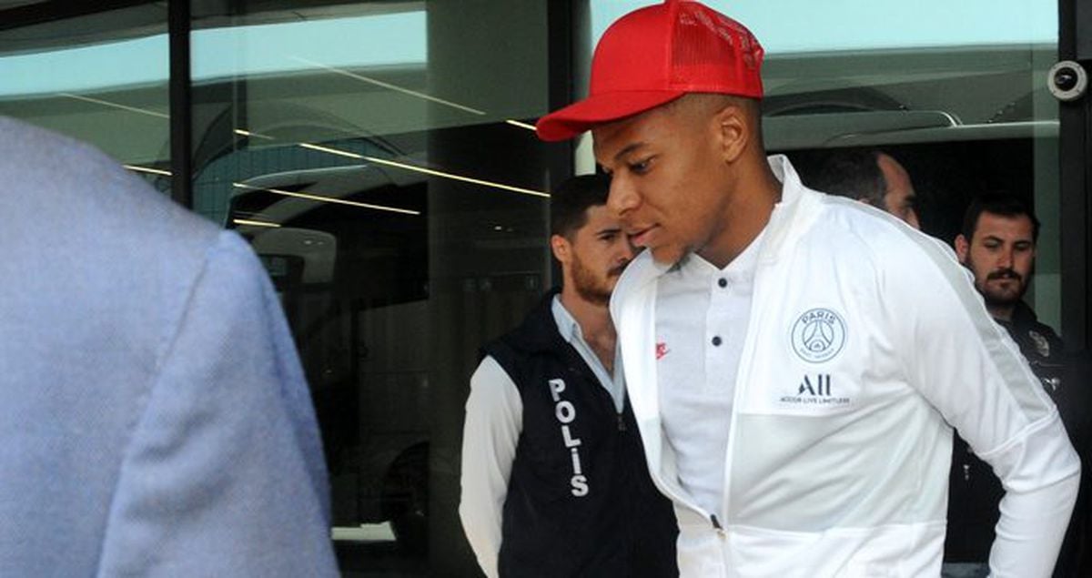 Galatasaray'ın rakibi PSG, İstanbul'a geldi